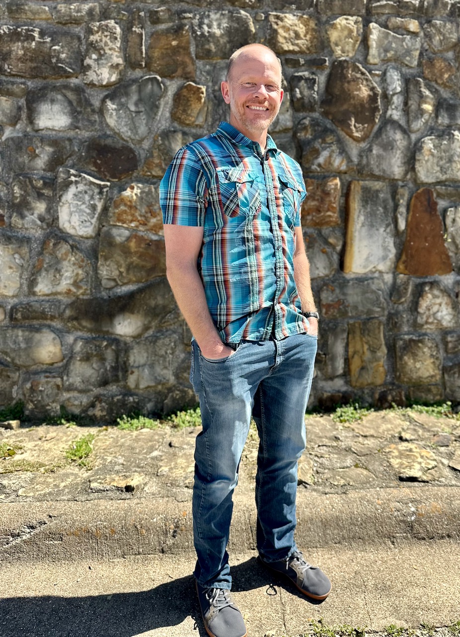 IMG_8438 Professional headshot of Andy Thompson a therapist for mens issues, anxiety and teens.